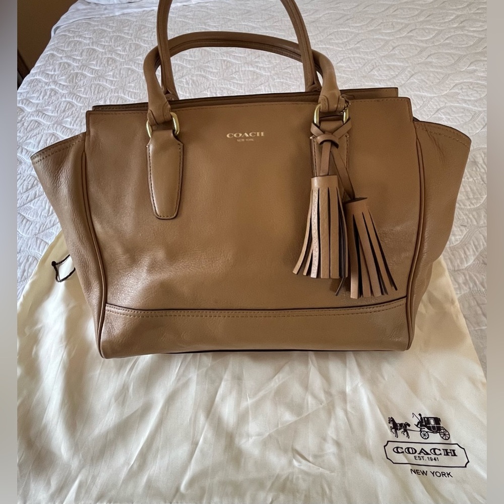 Coach legacy candace carryall Color camel ziplock closure exterior zipper pocket